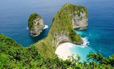 Scenic beach view in Bali with tropical vibes and sunset